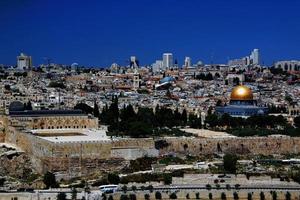 un' Visualizza di Gerusalemme a partire dal il montare di olive foto