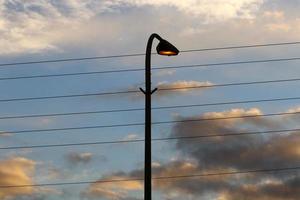 lanterna per illuminare il città strada a notte. foto