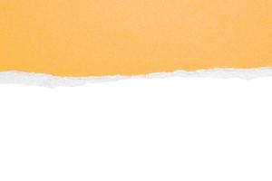 giallo strappato carta strappato bordi strisce isolato su bianca sfondo foto