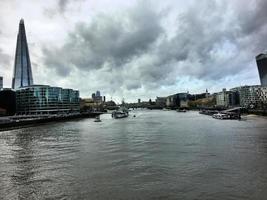 una vista del fiume Tamigi a Londra foto