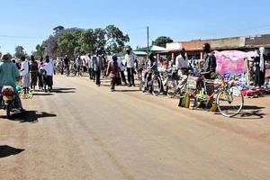 kimili nel Kenia nel febbraio 2011. un' Visualizza di persone vendita prodotti nel Kenia foto