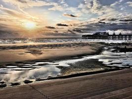 un' Visualizza di un' tramonto al di sopra di blackpool faggio foto