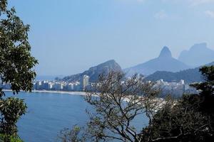 rio de janeiro, rj, brasile, 2022 - copacabana spiaggia, Visualizza a partire dal duca de caxias forte, leme foto