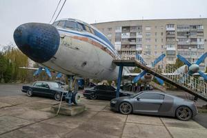 vecchio aereo nel un' città di lutsk ,Ucraina foto