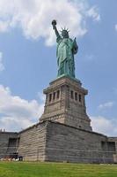 statua della libertà a new york foto