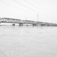 ganga come visto nel garh mukteshwar, uttar pradesh, India, ganga è creduto per essere il il più sacro fiume per indù, Visualizza di garh ganga brij ghat quale è famoso religioso posto per indù - nero e bianca foto