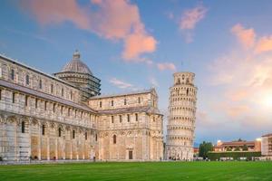 duomo di pisa e la torre pendente di pisa. foto