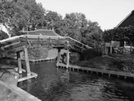 carino villaggio nel il Olanda foto