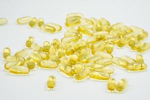 capsule di olio di pesce omega 3. foto