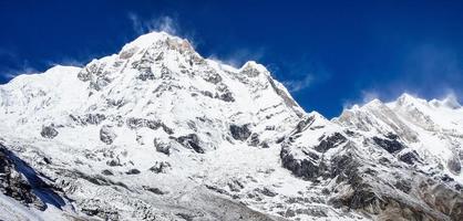 Visualizza di il nepalese montagne a Alba. montagna inverno paesaggio foto