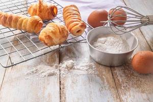 pane cotto e suoi ingredienti foto