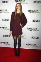 los angeles - feb 3 - madison lintz a il bosch amazon rosso tappeto prima selezione a un' luce ad arco hollywood teatri su febbraio 3, 2015 nel los angeles, circa foto