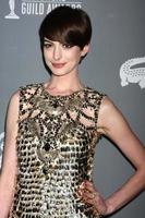 los angeles - feb 19 - anne hathaway arriva a il 15 annuale costume progettisti gilda premi a il beverly hilton Hotel su febbraio 19, 2013 nel beverly colline, circa foto