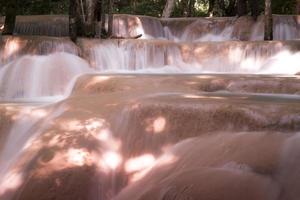 cascata di tadsae a luang prabang lao foto