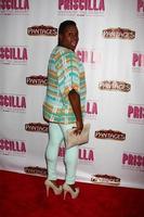 los angeles - Maggio 29 - alex newell arriva a il priscilla Regina di il deserto giocare apertura a il pantaloni Teatro su Maggio 29, 2013 nel los angeles, circa foto