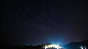 stelle nel cielo notturno foto