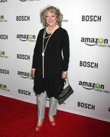 los angeles - feb 3 - veronica carraio a il bosch amazon rosso tappeto prima selezione a un' luce ad arco hollywood teatri su febbraio 3, 2015 nel los angeles, circa foto