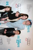 los angeles - apr 13 - Michael muhney, con figlia ella, moglie jamie, e figlio dilan in arrivo a il 16 ° los angeles antiquariato mostrare apertura notte gala per beneficiare ps arti a imbonitore appendiabiti su aprile 13, 2011 nel Santa monica, circa foto