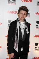 los angeles - feb 7 - callan mcauliffe arriva a il 2011 aarp film per adulti gala a reggente beverly wilshire Hotel su febbraio 7, 2011 nel beverly colline, circa foto