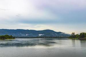 phru chaweng parco lago montagne e turisti KOH samui Tailandia. foto