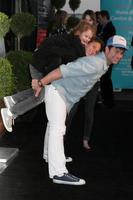 los angeles - apr 13 - Michael muhney, con figlio dilan e figlia ella in arrivo a il 16 ° los angeles antiquariato mostrare apertura notte gala per beneficiare ps arti a imbonitore appendiabiti su aprile 13, 2011 nel Santa monica, circa foto