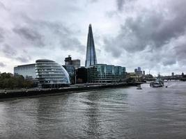 Londra nel il UK nel 2019. un' Visualizza di il fiume Tamigi nel Londra foto