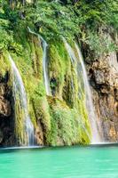 cascate nel parco nazionale dei laghi di plitvice foto