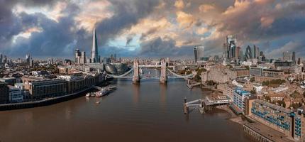 aereo panoramico paesaggio urbano Visualizza di Londra e il fiume Tamigi foto