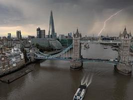 aereo Visualizza di il Torre ponte, centrale Londra, a partire dal il Sud banca di il Tamigi. foto