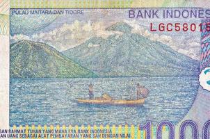 pulau maitara dan tidore su Indonesia 1000 rupia banca Nota, ex moneta di Indonesia foto