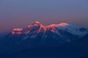 Annapurna i montagne dell'Himalaya vista dalla collina di Poon 3210m foto
