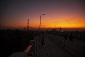 colorato drammatico paesaggio Visualizza dopo tramonto foto