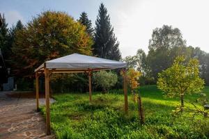 di legno gazebo con copertina foto