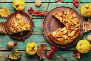 autunno torta con Mela cotogna foto