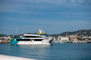 balaria traghetto a eivisa città su ibiza isola nel Spagna nel il estate di 2022. foto