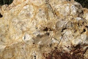 struttura di grande pietre e montagna rocce. foto