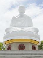 buddha, punto di riferimento a nha trang, vietnam