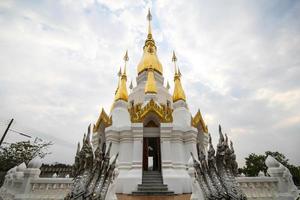 tempio di tham kuha sawan, ubon ratchathani, thailandia foto