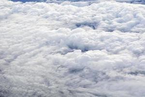 paesaggi nuvolosi di aeroplani foto