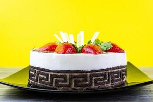 fragola torta con vaniglia crema foto