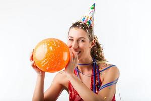 donna festeggia il compleanno con palloncino foto