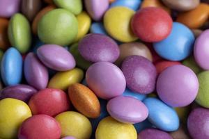 multicolore cioccolatini con cioccolato Riempimento foto