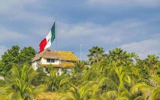 messicano verde bianca rosso bandiera nel zicatela puerto escondido Messico. foto