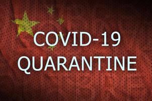 Cina bandiera e covid-19 quarantena iscrizione. coronavirus o 2019-ncov virus foto