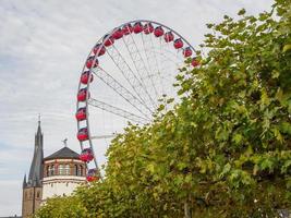 dusseldorf a il Reno fiume foto