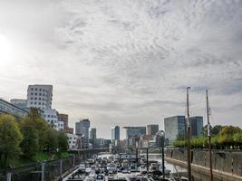 dusseldorf a il Reno fiume foto