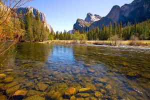 Yosemite Merced River El Capitan e mezza cupola foto