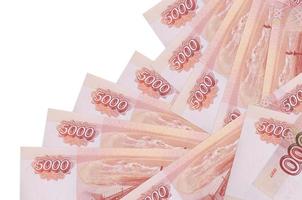 5000 russo rubli fatture bugie nel diverso ordine isolato su bianca. Locale bancario o i soldi fabbricazione concetto foto