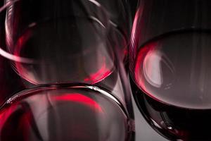 bicchieri di vino rosso foto