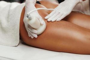 ultrasuono cavitazione corpo contouring trattamento foto